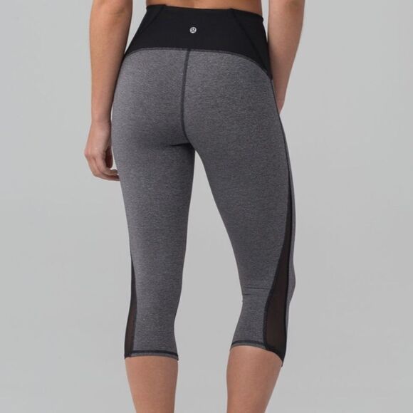LULULEMON Train Times Crop 17" Heathered Black Size 8 - Picture 3 of 14